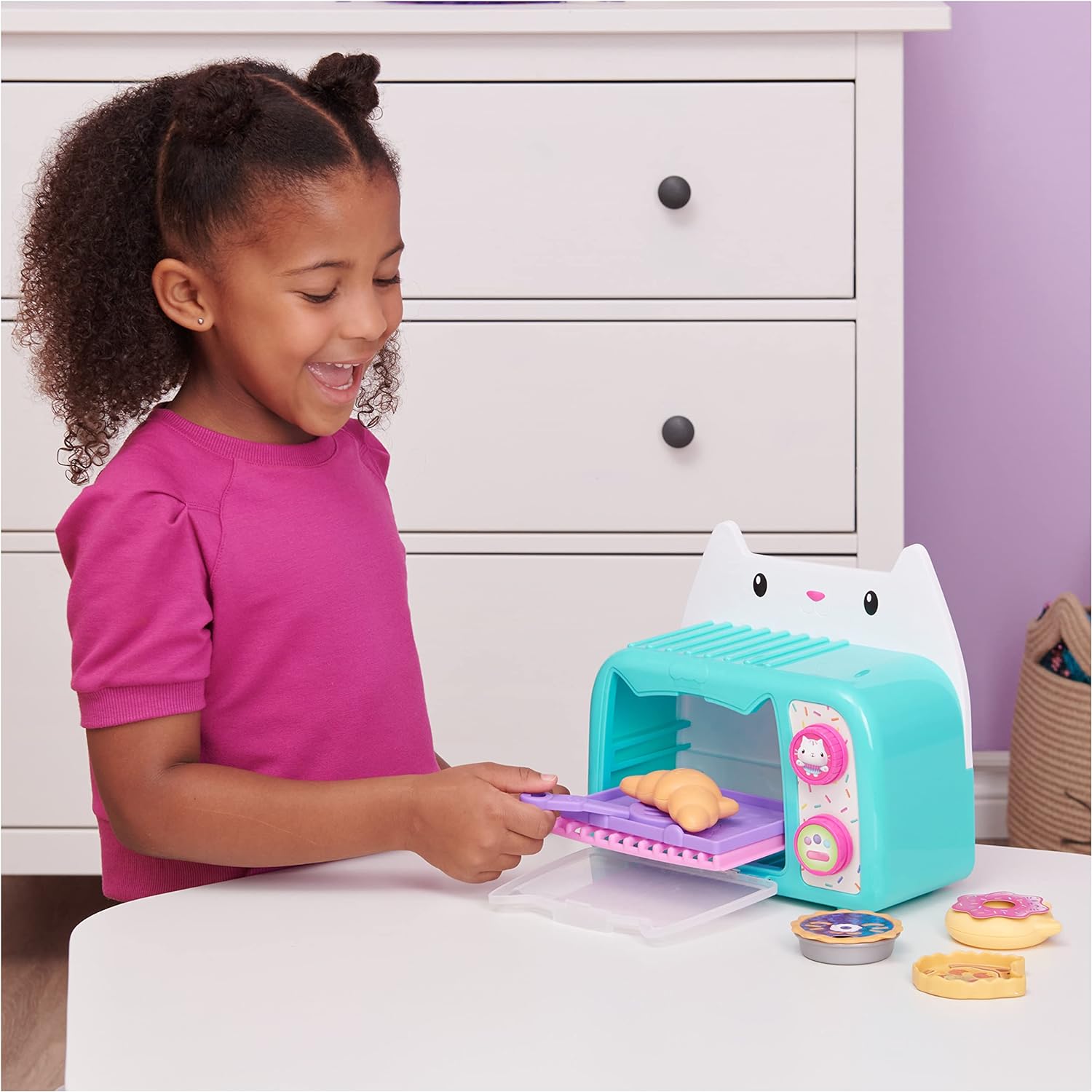 Gabby’s Dollhouse, Bakey with Cakey Oven, Kitchen Toy with Lights and Sounds, Toy Kitchen Accessories and Play Food, Kids’ Toys for Ages 3 and up - Image 3