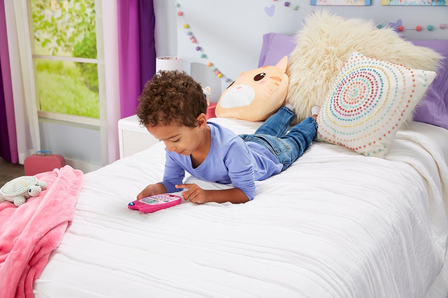 VTech Gabby's Dollhouse A Meow-Zing Phone, Official Gabby's Dollhouse Toy, Interactive Role Play Phone, Toy Phone with Voice Activation, Ringtones & Games, Gift for Ages 3, 4+ Years, English Version - Image 4