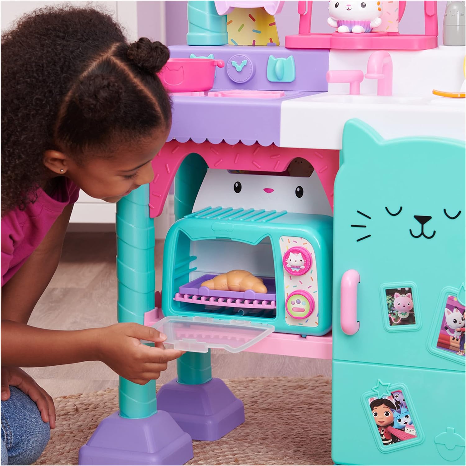 Gabby’s Dollhouse, Bakey with Cakey Oven, Kitchen Toy with Lights and Sounds, Toy Kitchen Accessories and Play Food, Kids’ Toys for Ages 3 and up - Image 7